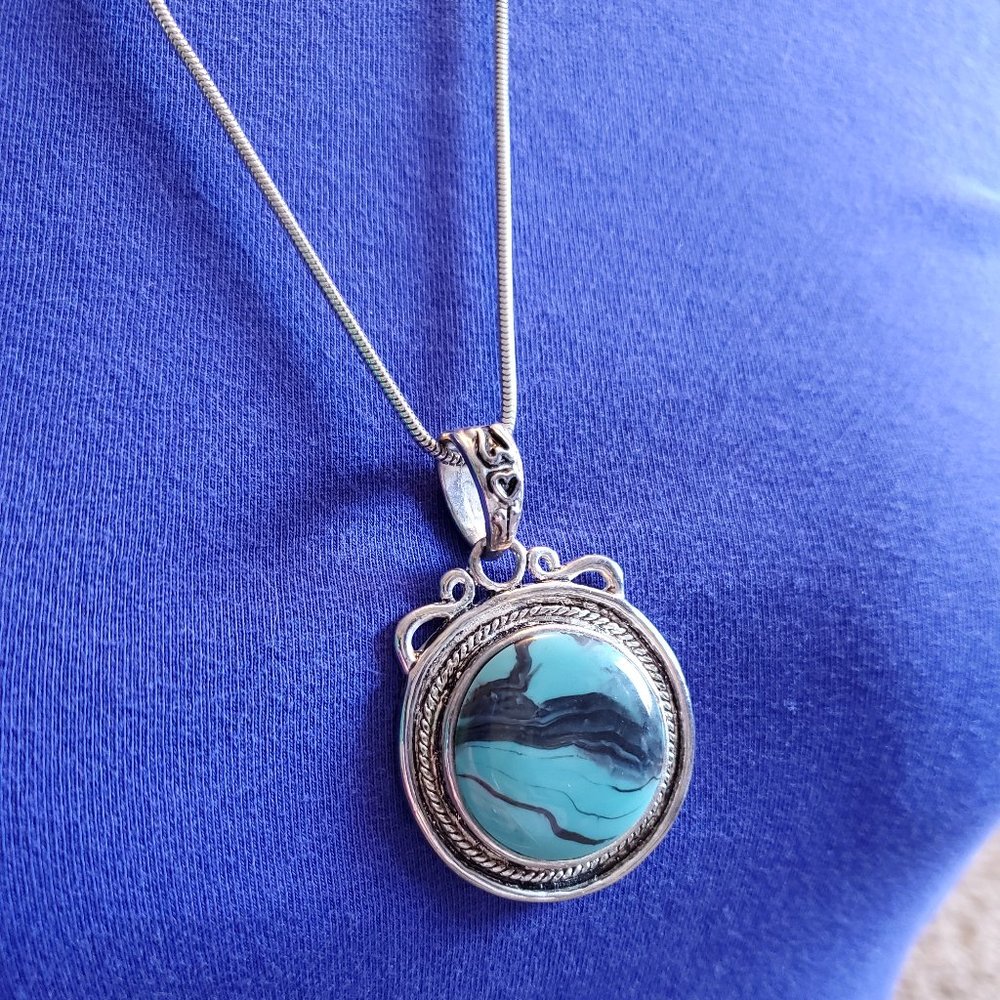 24" Silver Tone Turquoise Circle Pendant Necklace
